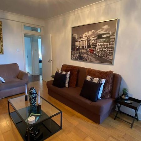 2 Bedroom Flat In Camberwell Green - Central Location With Excellent Connections To Tourist Attractions And Main London Airports Extérieur photo