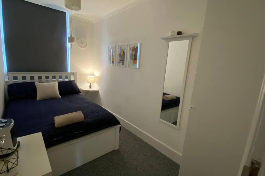 2 Bedroom Flat In Camberwell Green - Central Location With Excellent Connections To Tourist Attractions And Main London Airports Extérieur photo